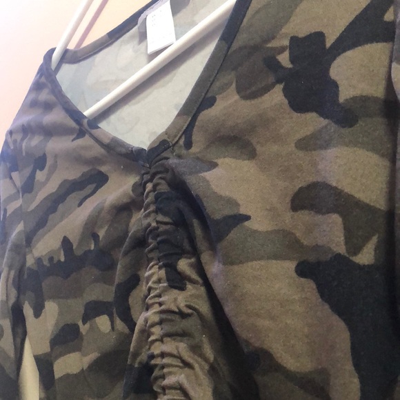 Adjustable String Long Sleeve Crop Top - Picture 2 of 4